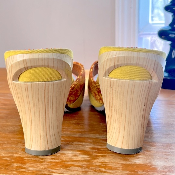 Diesel VINTAGE 90’s Printed Leather Thong Sandals - Picture 11 of 16